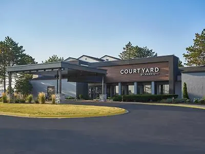 Courtyard Chicago / Itasca