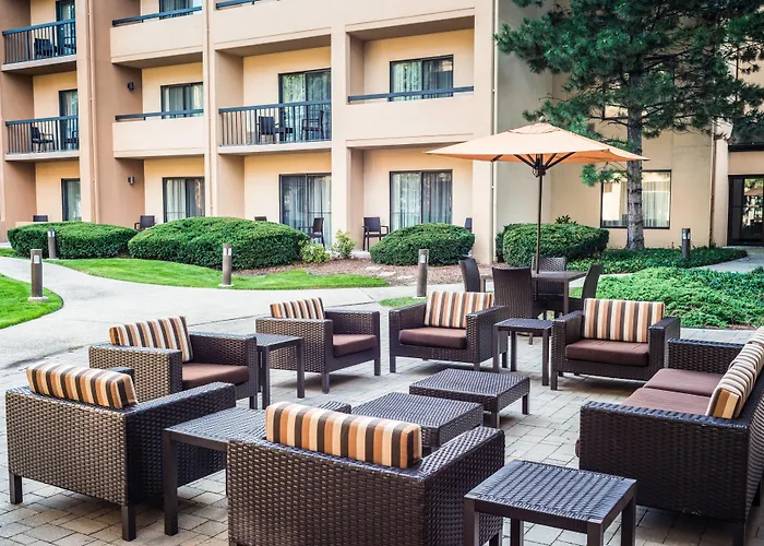 Hotel Courtyard Chicago / Itasca