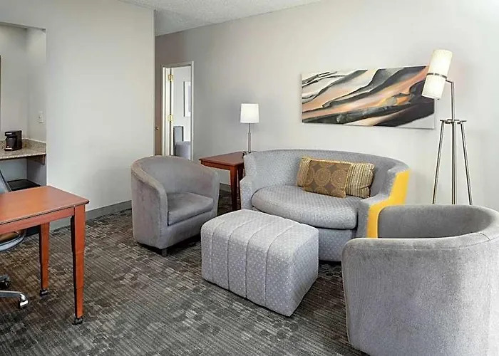Courtyard Chicago / Itasca Hotel 3*