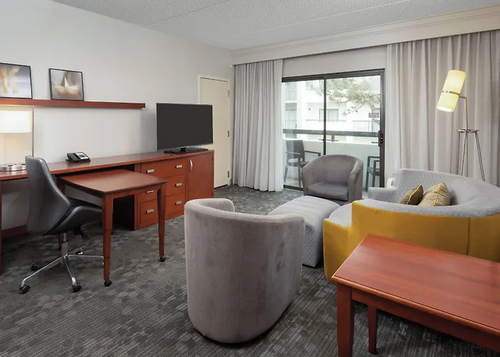Courtyard Chicago / Itasca 3*
