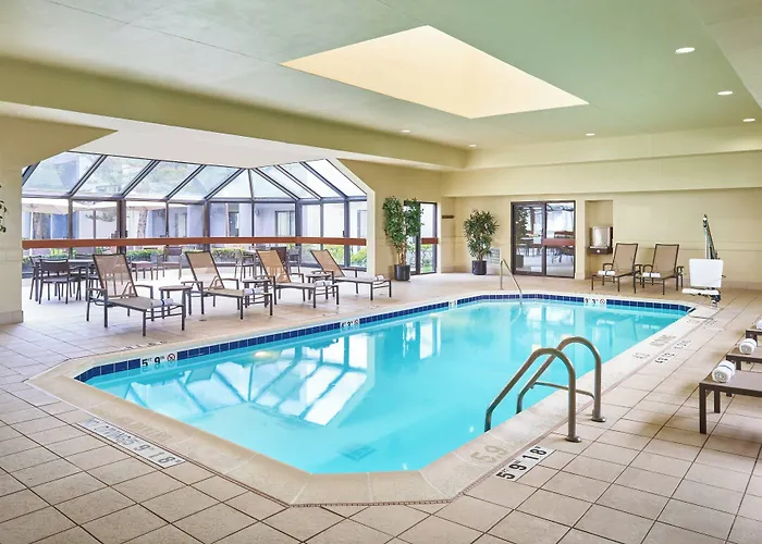 Courtyard Chicago / Itasca Hotel 3*